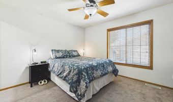 816 E Pine St, Brandon, SD 57005