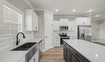 423 Indian Creek Cir, Adel, GA 31620