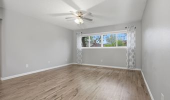 626 Willow Dr, Aberdeen, SD 57401