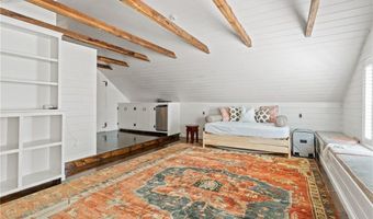 35 Second St, Newport, RI 02840