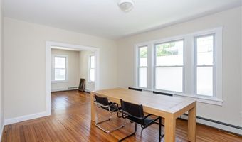 2 Bedlow Ave, Newport, RI 02840