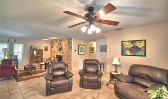 902 CRESTVIEW Dr, Auburndale, FL 33823