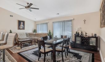 1511 W Pheasant Trail Ln 2, Arlington Heights, IL 60004