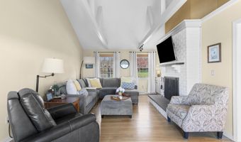 58 Lantern View Dr, Branford, CT 06405