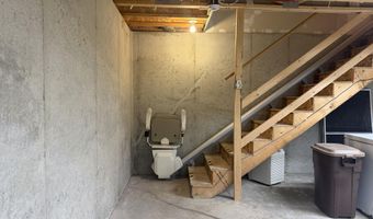1434 Ohio St, Bangor, ME 04401