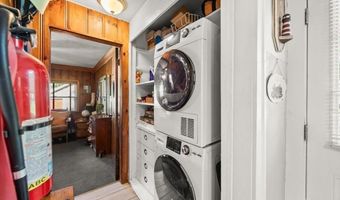 446 Plymouth St, Abington, MA 02351