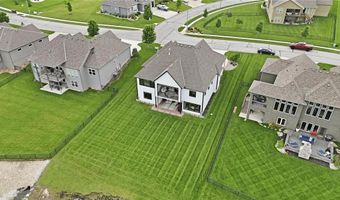 4261 Lakeshore Dr, Basehor, KS 66007
