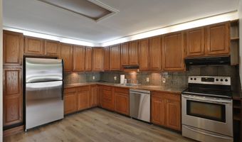 519 E Cooke Rd, Columbus, OH 43214