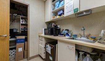 360 Kingstown Rd 202, Narragansett, RI 02882