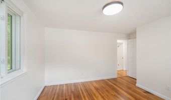 28 Wesleyan Ave, Warwick, RI 02886