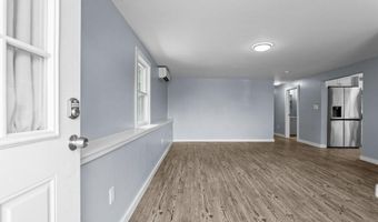 132 Maple Ave, Middletown, RI 02842