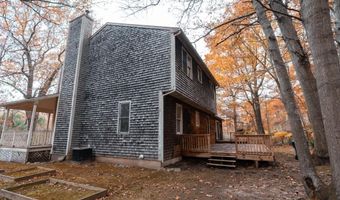 65 Village Hill Ln, North Kingstown, RI 02852