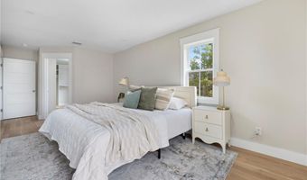 104 Second St, Newport, RI 02840