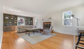 5 Indigo Rd, Barrington, RI 02806