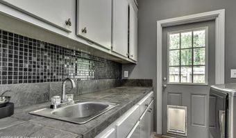 279 Fox Run Rd, Brandon, MS 39047