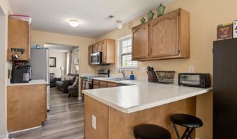 8203 Lake Tree Ln, Indianapolis, IN 46217