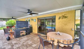 902 CRESTVIEW Dr, Auburndale, FL 33823