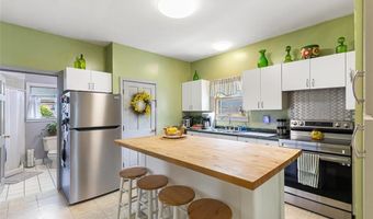93 Whipple Ave, Cranston, RI 02920