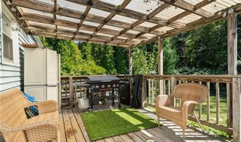 132 King Phillip Dr, North Kingstown, RI 02852