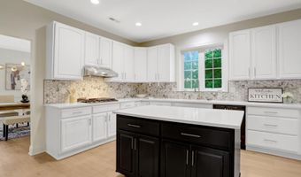 3905 COOK St, Alexandria, VA 22311