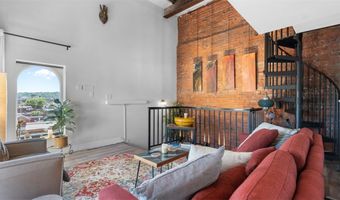 2132 Sarah St 201, Airville, PA 15203