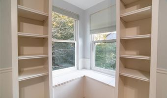 570 Castle Ridge Dr, Ballwin, MO 63021