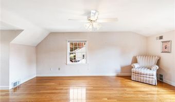 124 Longview Dr, Cranston, RI 02920