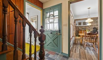 14 Lakeshore Dr, Belgrade, ME 04918