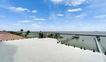 6526 Surfside Blvd, Apollo Beach, FL 33572