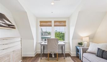 20 E Bowery St 3B, Newport, RI 02840