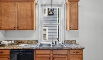 405 Silver St, Akron, OH 44303