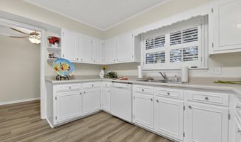 2560 Old Bay Rd, Biloxi, MS 39531