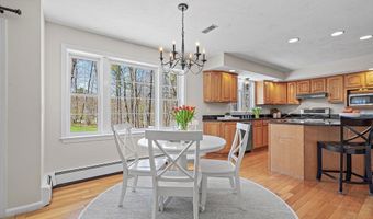 7 Woodfield Rd, Acton, MA 01720