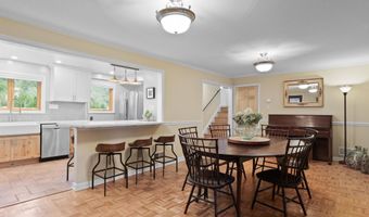 4712 SURRY Pl, Alexandria, VA 22304