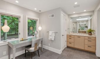 10036 CHARTWELL MANOR Ct, Potomac, MD 20854
