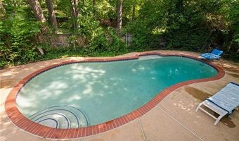 8502 WOODBINE Ln, Annandale, VA 22003