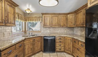 221 Cottonwood Ln, Blackfoot, ID 83221