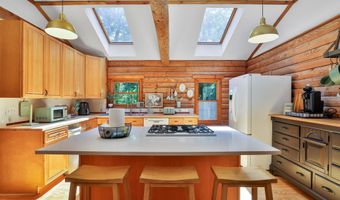 21663 OATLANDS Rd, Aldie, VA 20105