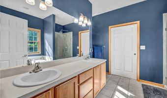 596 Vaughn Trl, Akron, OH 44319
