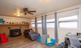 912 S 6th St, Artesia, NM 88210