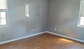 37 Faison St, Baxley, GA 31513