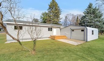 835 DIVISION St, Wild Rose, WI 54984