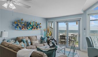 19 Beach St 13, Narragansett, RI 02882