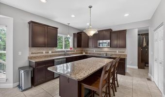 688 Stoney Creek Ln, Ballwin, MO 63021