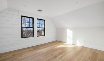 14 Kay Blvd, Middletown, RI 02842