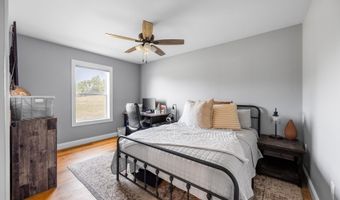 26 Knoll Crest Dr, Bangor, ME 04401