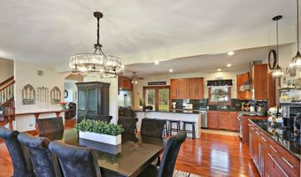 575 Hidden Creek Dr, Antioch, IL 60002