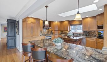 1415 W Hawthorne St, Arlington Heights, IL 60005