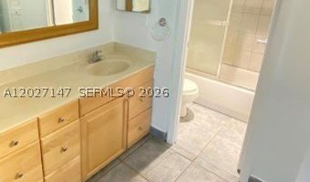 3475 N Country Club Dr 106, Aventura, FL 33180