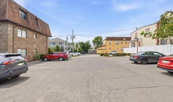 10 Cross St, Belleville, NJ 07109